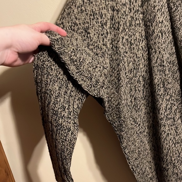 1x poncho style cowl neck sweater - Picture 4 of 10